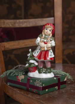 Goebel Mit Liebe schenken Winterwald Wintermärchen Mädchen mit Weihnachtsgeschenk NEUHEIT 2025