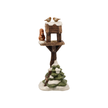 Preview: Goebel Kleines Winterfrühstück NEUHEIT 2025 Vogelhäuschen mit Eichhörnchen im Winterwald Porzellanfigur Weihnachten