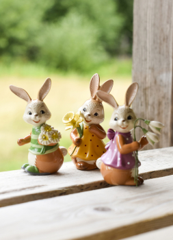 Goebel Hasenmädchen Ich bring den Frühling Ostern Hase mit Schneeglöckchen Porzellan