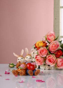 Goebel Figur Hasen Mein Valentins-Schatz Hasenpaar mit Herz und Blumen