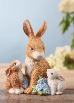 Goebel Jahreshase 2026 limitierte Edition Hasen mit Vergissmeinnicht Ostern Porzellanhasen