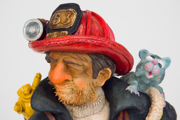 Guillermo Forchino FO84010 22cm - Feuerwehrmann - Figur Comic Art  - Feuerwehr