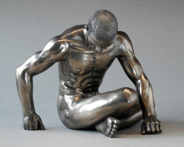 Parastone Body Talk Man Athlet sitzend männlicher Akt Skulptur Statue Mann Museumsshop