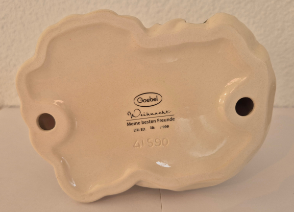 Goebel Meine besten Freunde - Engel mit Reh und Vogel - limitierte Auflage rot grün Porzellanfigur Winterwald