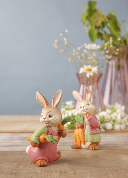 Goebel Hasenmädchen Aus Nachbars Garten Porzellanhase NEUHEIT 2025 Hase mit Möhrchen
