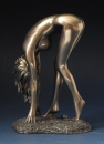 Parastone Body Talk nude female start woman Frau gebückt Skulptur Statue Frau Museumsshop